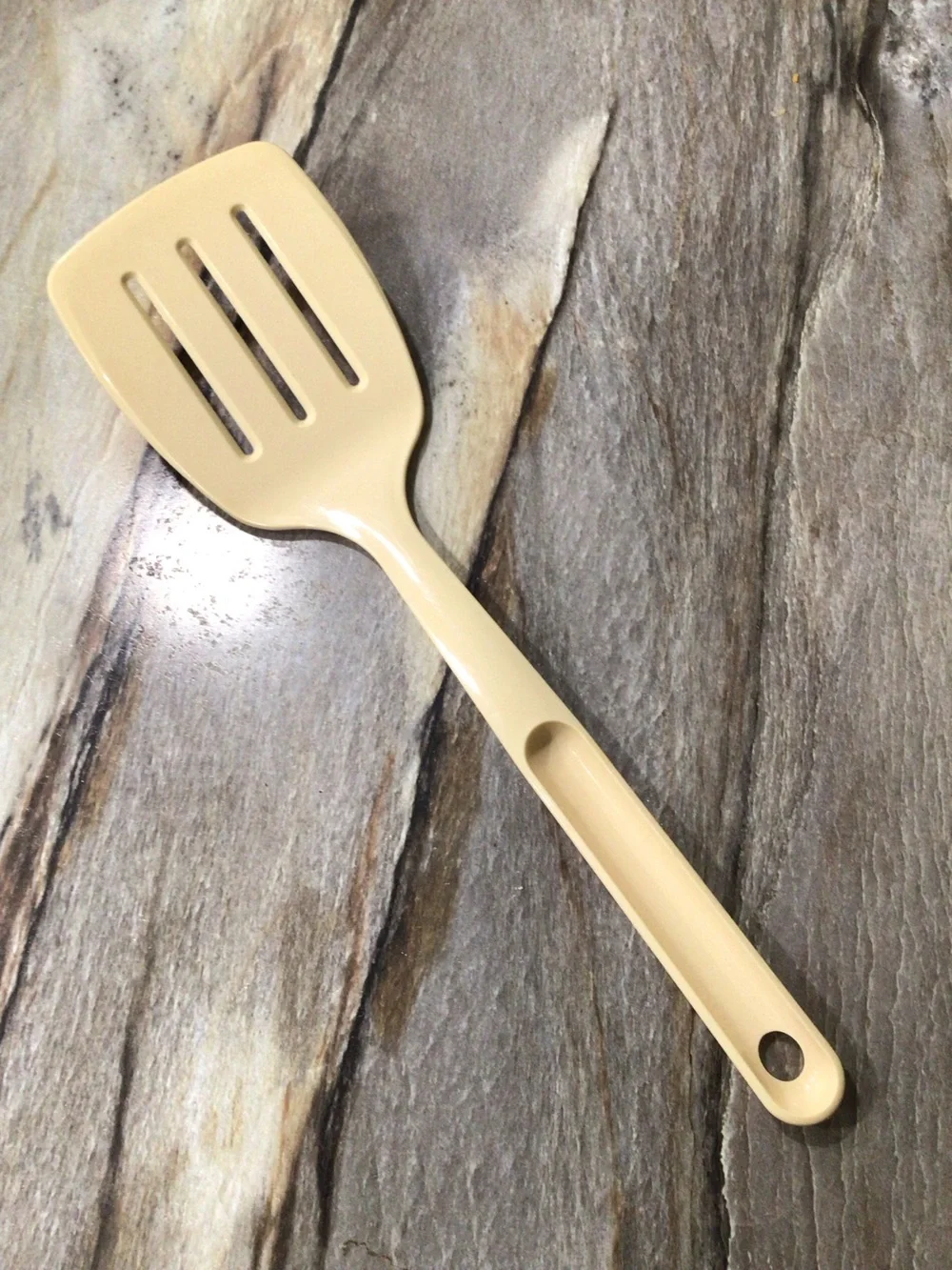 Sold! Vintage Tupperware Almond Slotted Spatula Turner 1813-5 Nylon Utensil 12”